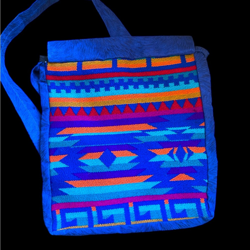 Southwest Messenger Bag Aelmess (NWT)